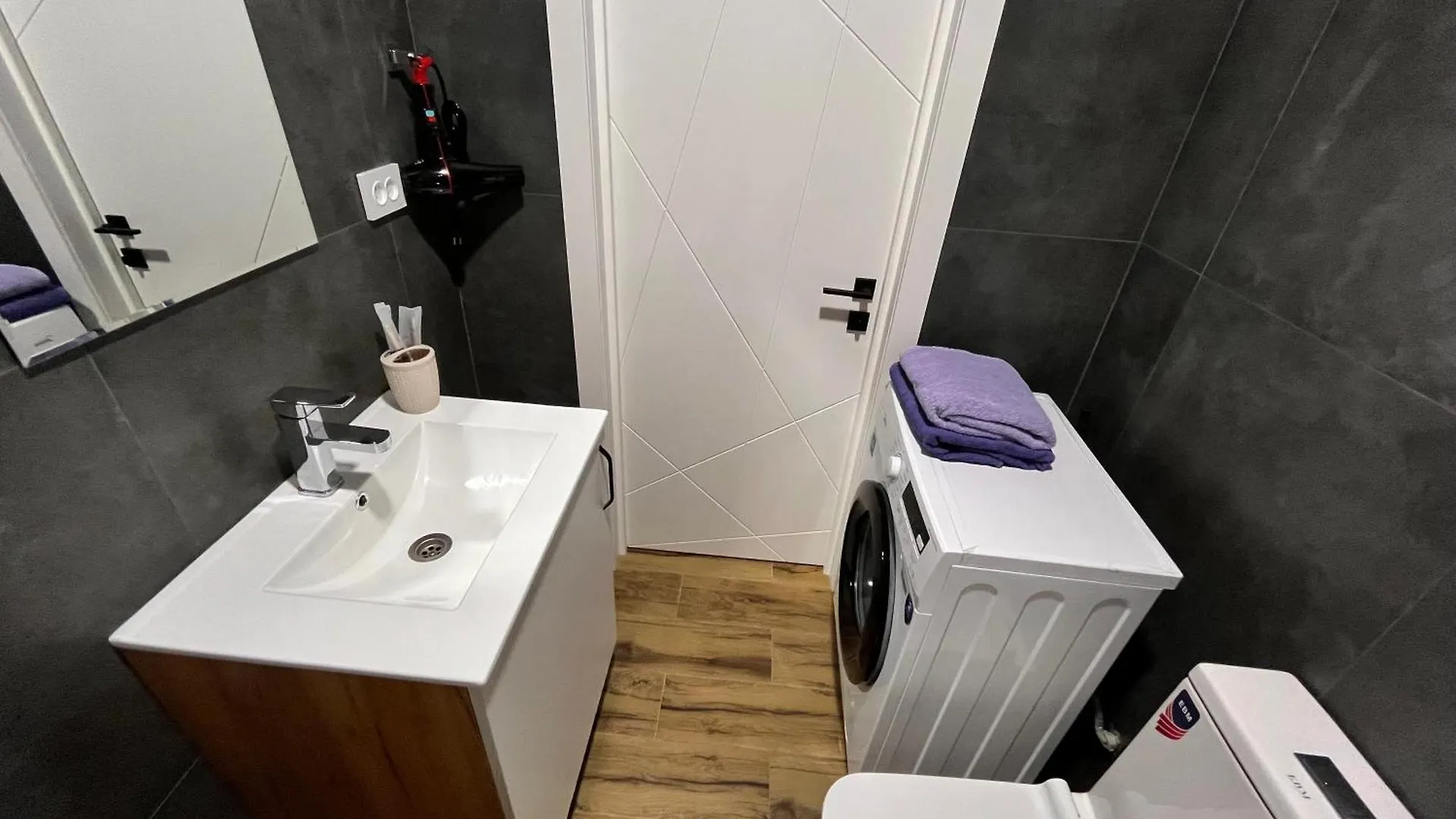 Apartment Business Raimbek19-27 Residence, 1Br & Drinking Water As A Gift Almaty