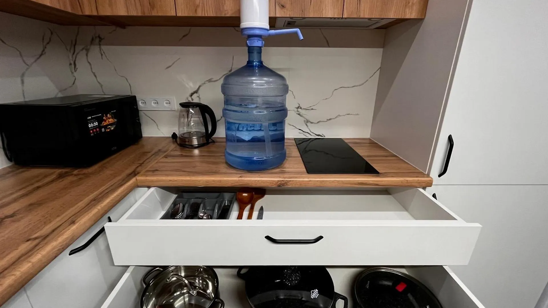 Business Raimbek19-27 Residence, 1Br & Drinking Water As A Gift Almaty Apartment